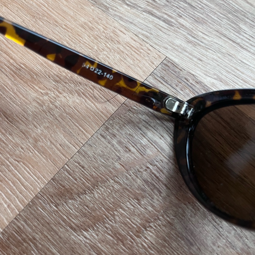 AUTH Chanel Tortoise Shell Sunglasses - image 4